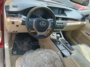 Lexus ES 2014 Red