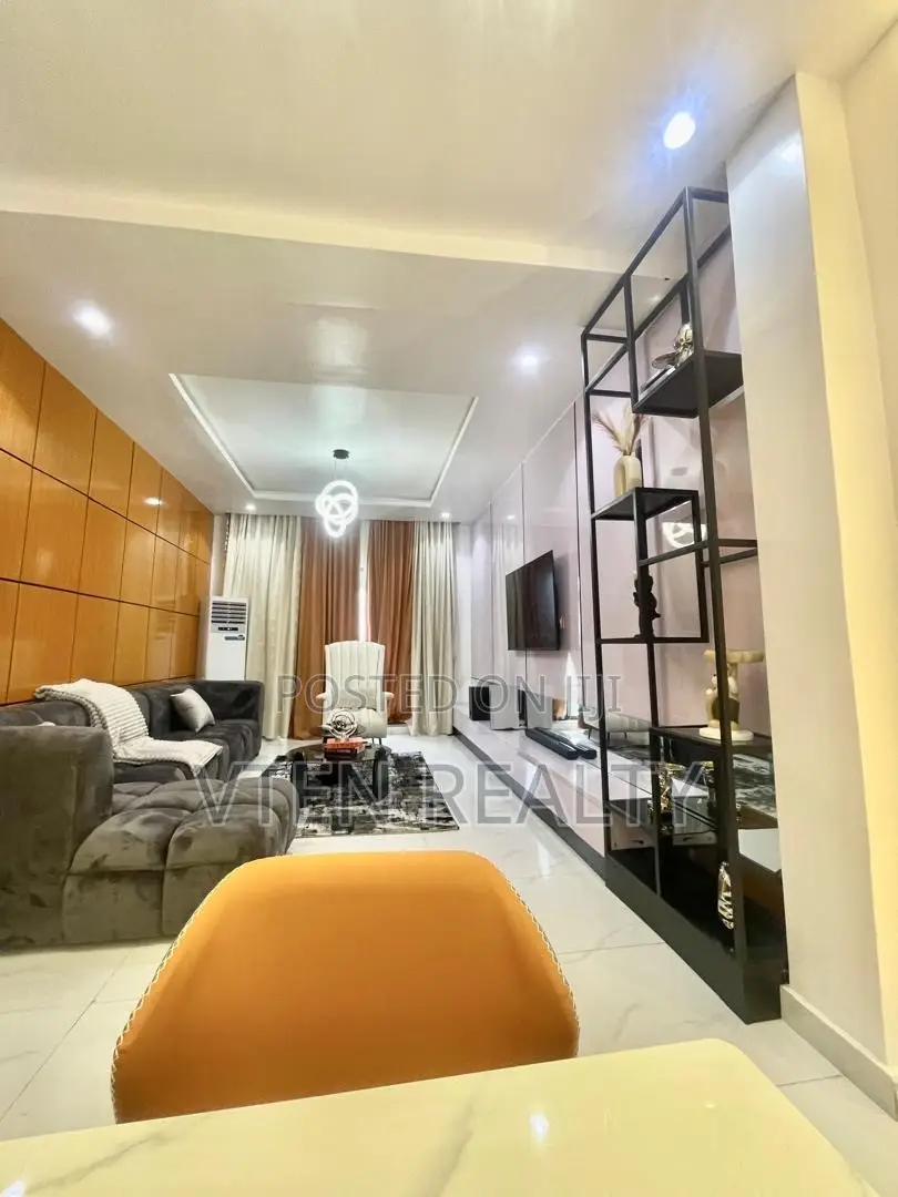Luxury 2-Bedroom Apartment With Pool and Ps5