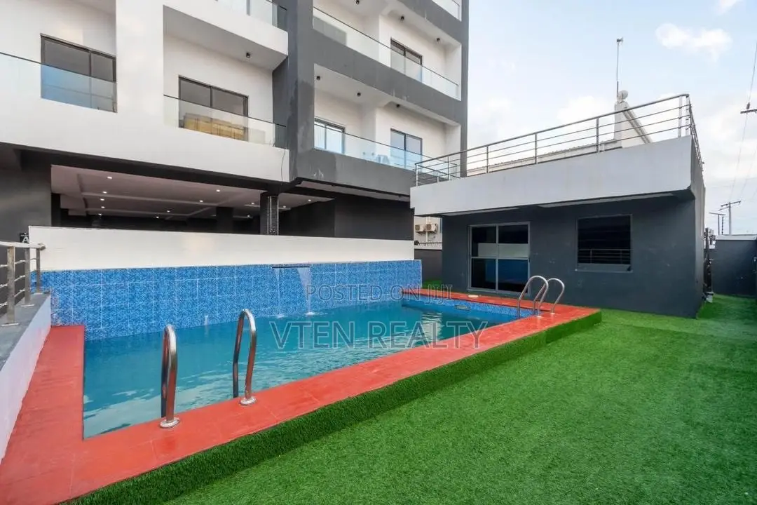 Luxury 2-Bedroom Apartment With Pool and Ps5