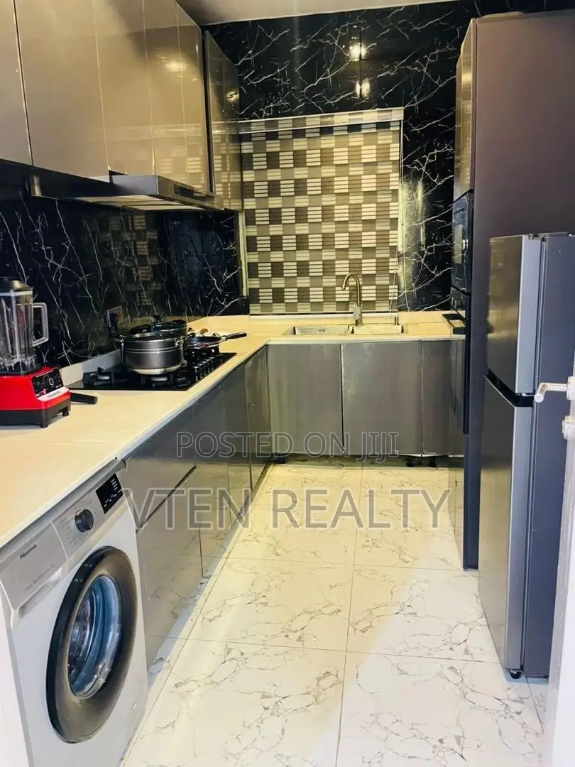 Luxury 2-Bedroom Apartment With Pool and Ps5