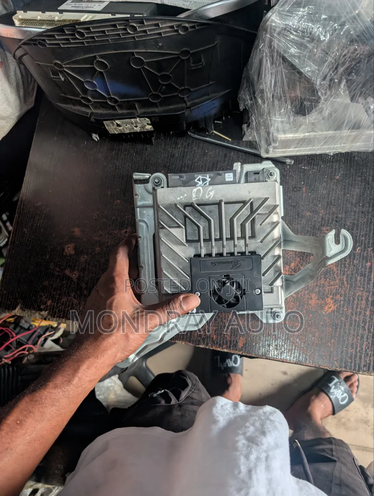 Mercedes Benz Amplifier