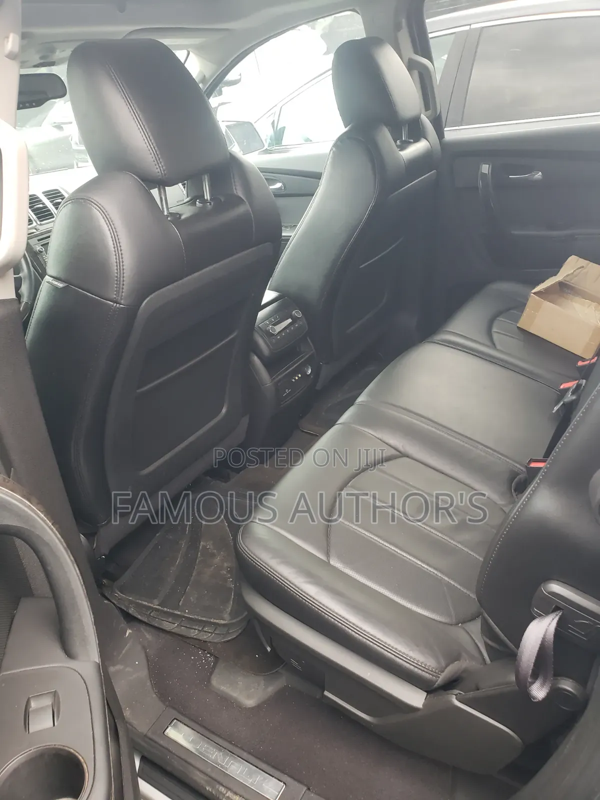 GMC Acadia 2027 Silver