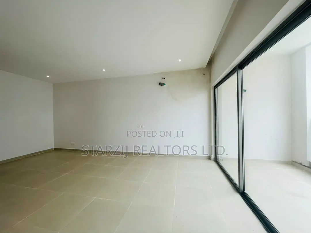 4bdrm Duplex in Life Camp for sale
