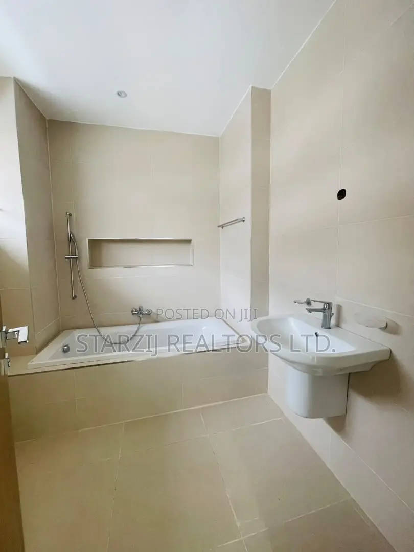 4bdrm Duplex in Life Camp for sale