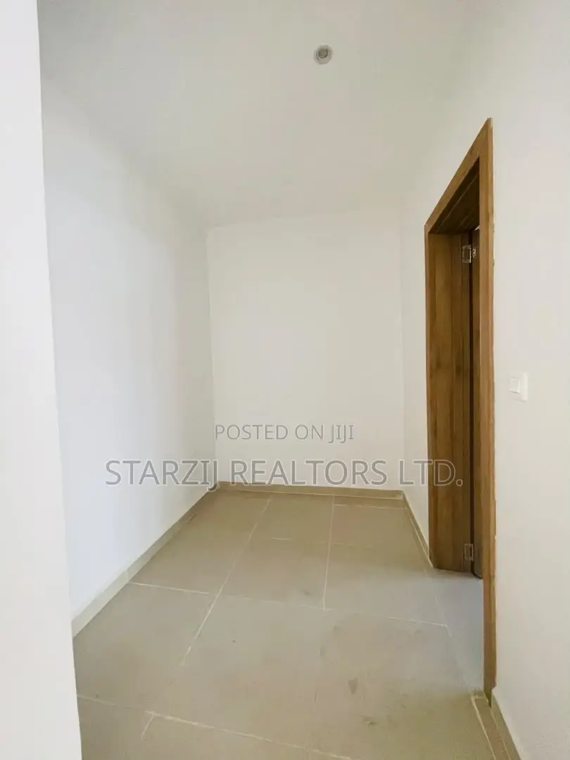 4bdrm Duplex in Life Camp for sale