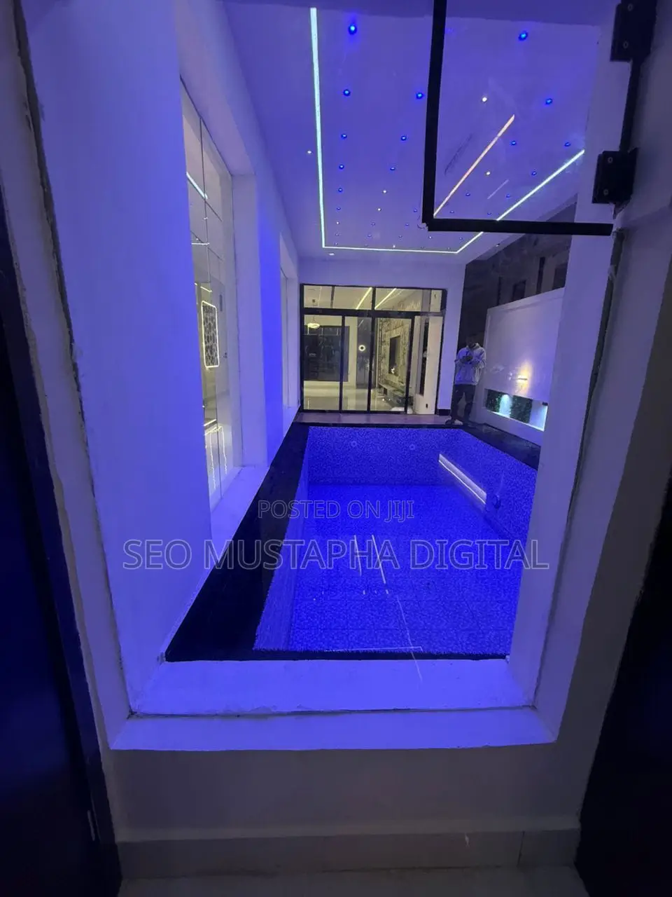 5bdrm Duplex in Captain Court, Ado / Ajah for sale