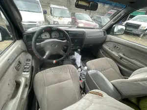 Toyota Tacoma Double Cab V6 4WD 2004 Gray