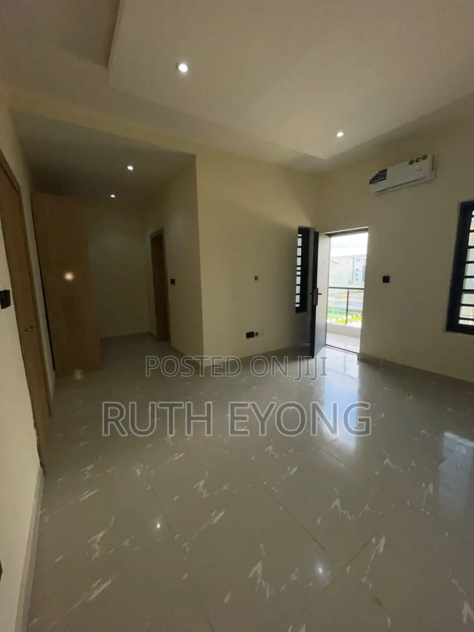 2bdrm Townhouse / Terrace in Ogombo for rent