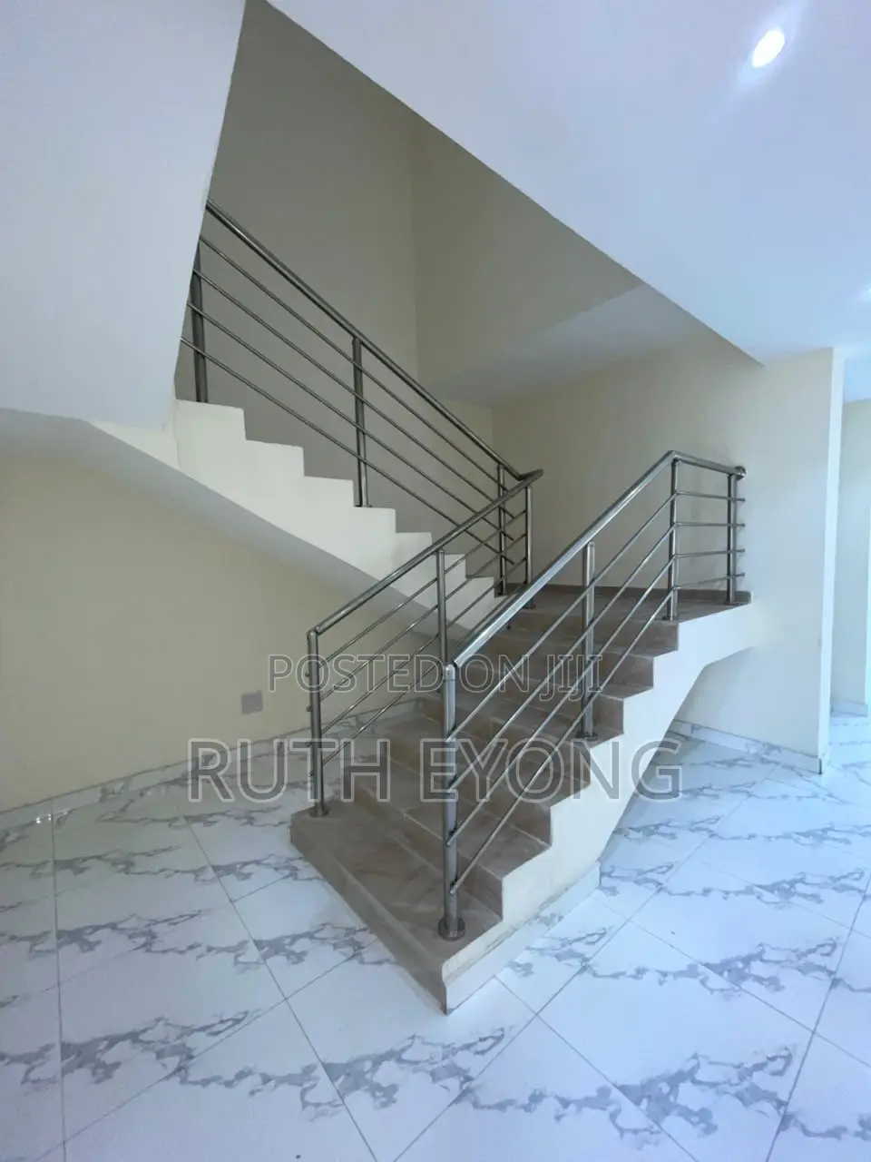 2bdrm Townhouse / Terrace in Ogombo for rent