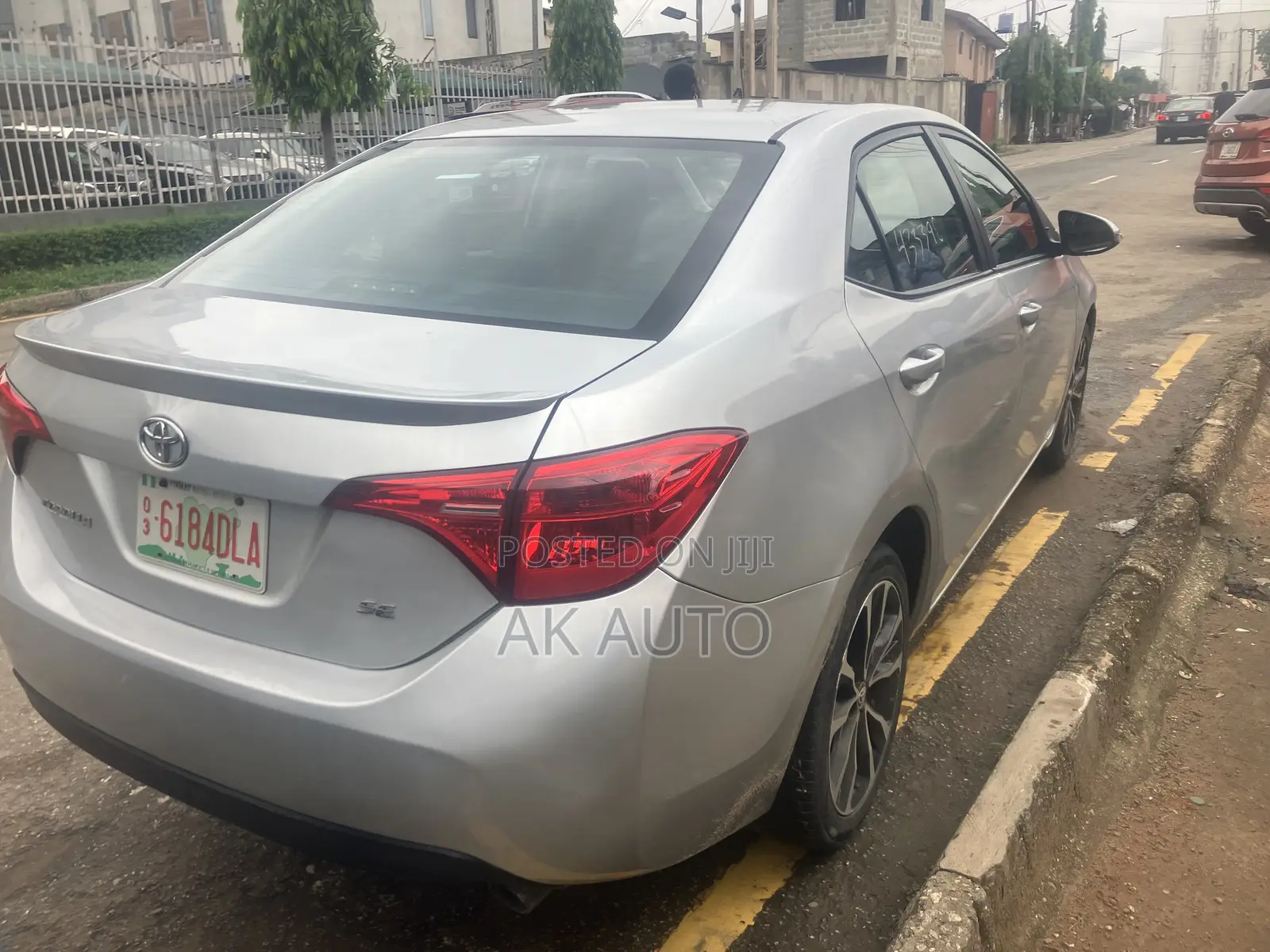 Toyota Corolla LE 4dr Sedan (1.8L 4cyl CVT) 2017 Silver