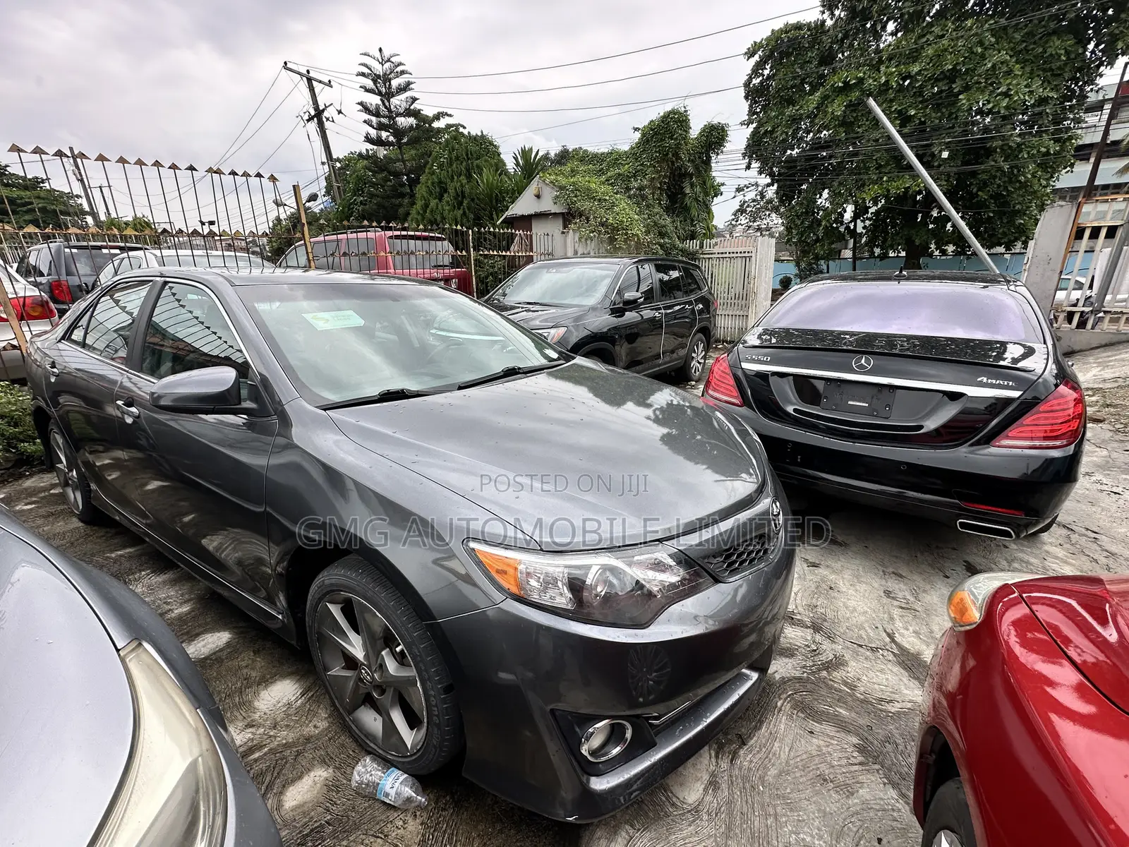 Toyota Camry SE V6 4dr Sedan (3.5L 6cyl 6A) 2013 Gray