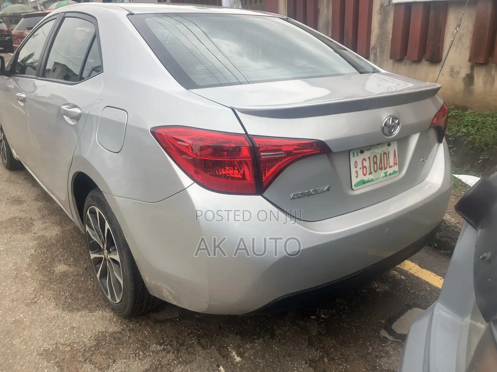 Toyota Corolla LE 4dr Sedan (1.8L 4cyl CVT) 2017 Silver