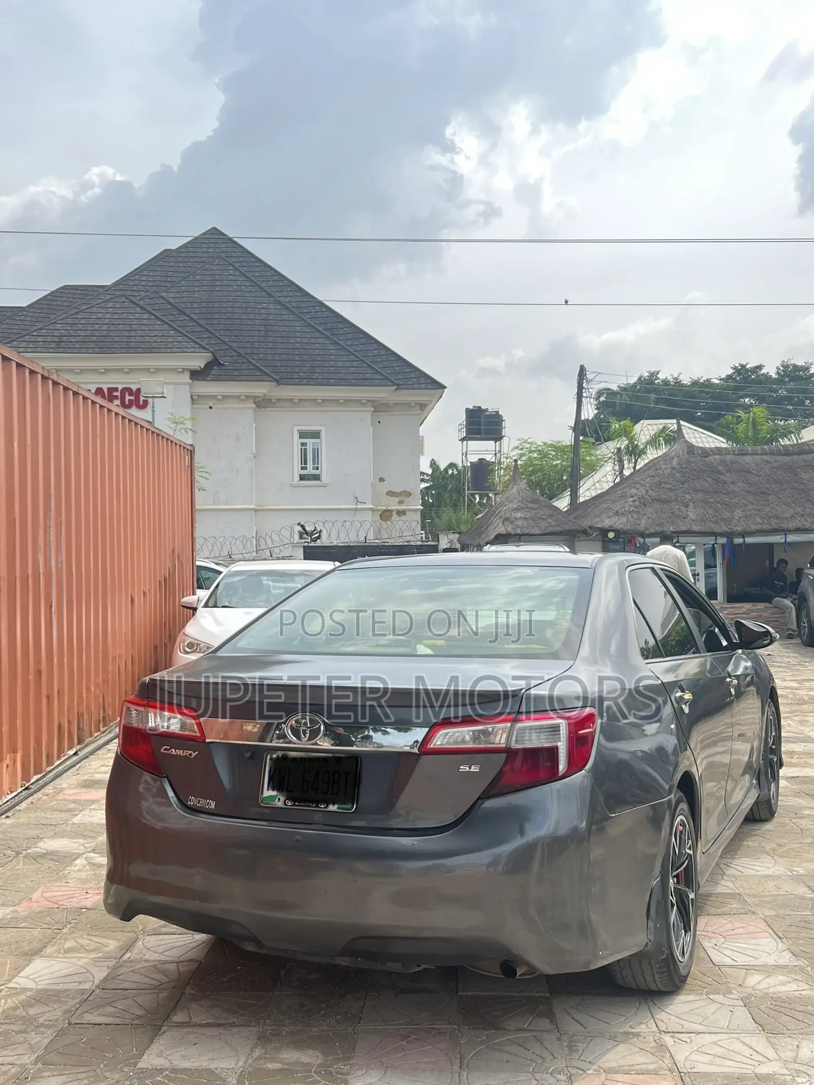 Toyota Camry SE 4dr Sedan (2.5L 4cyl 6A) 2013 Gray