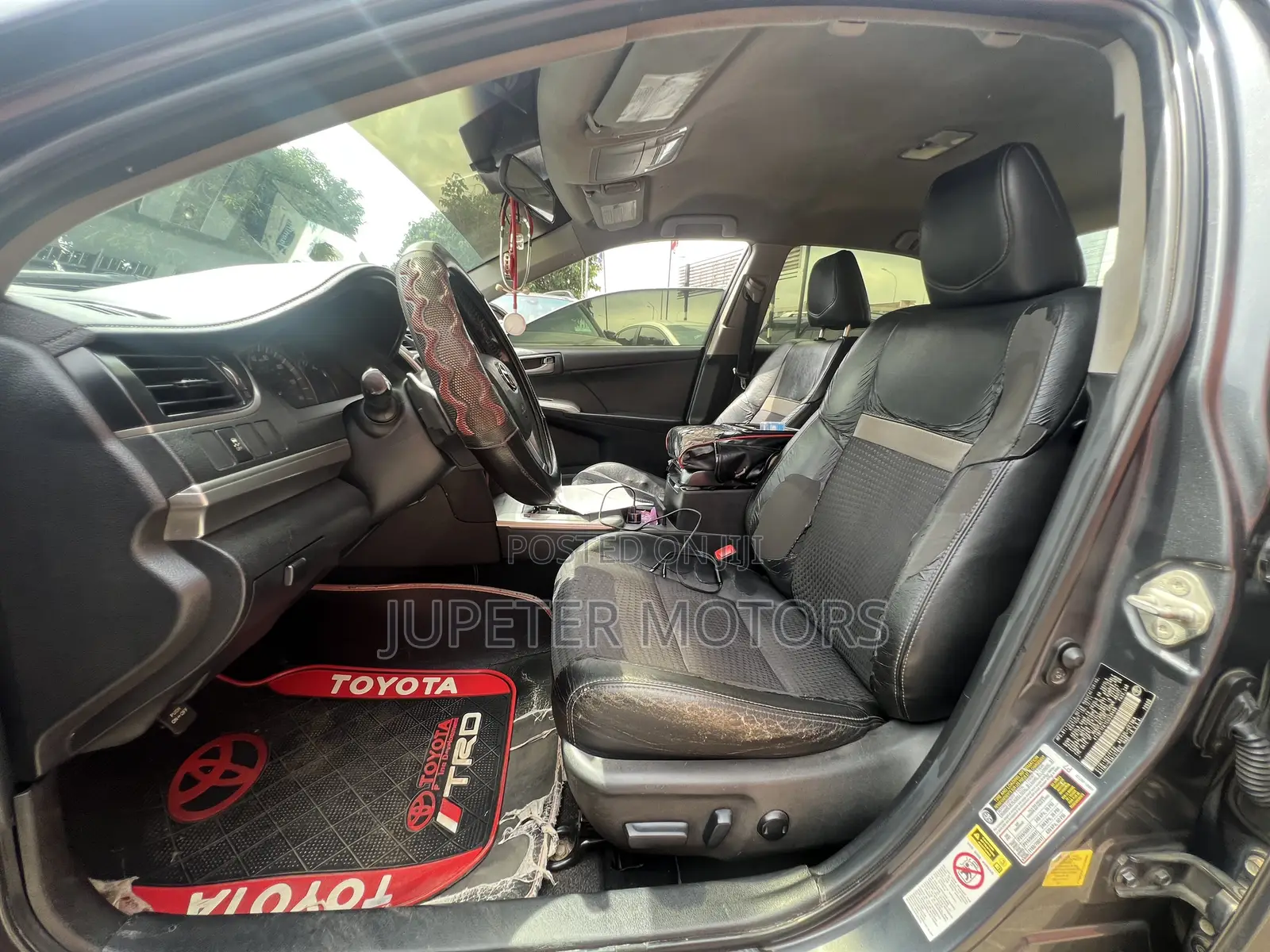 Toyota Camry SE 4dr Sedan (2.5L 4cyl 6A) 2013 Gray