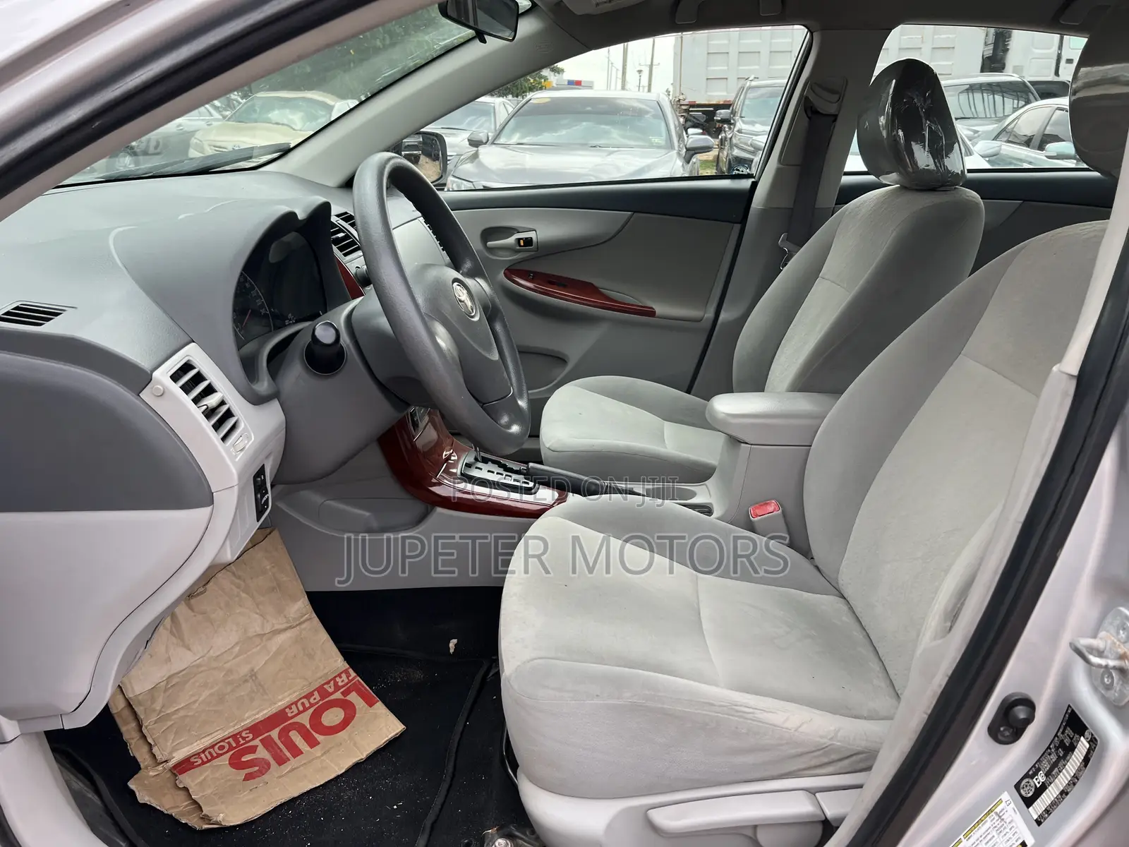 Toyota Corolla LE 4dr Sedan (1.8L 4cyl 4A) 2010 Silver