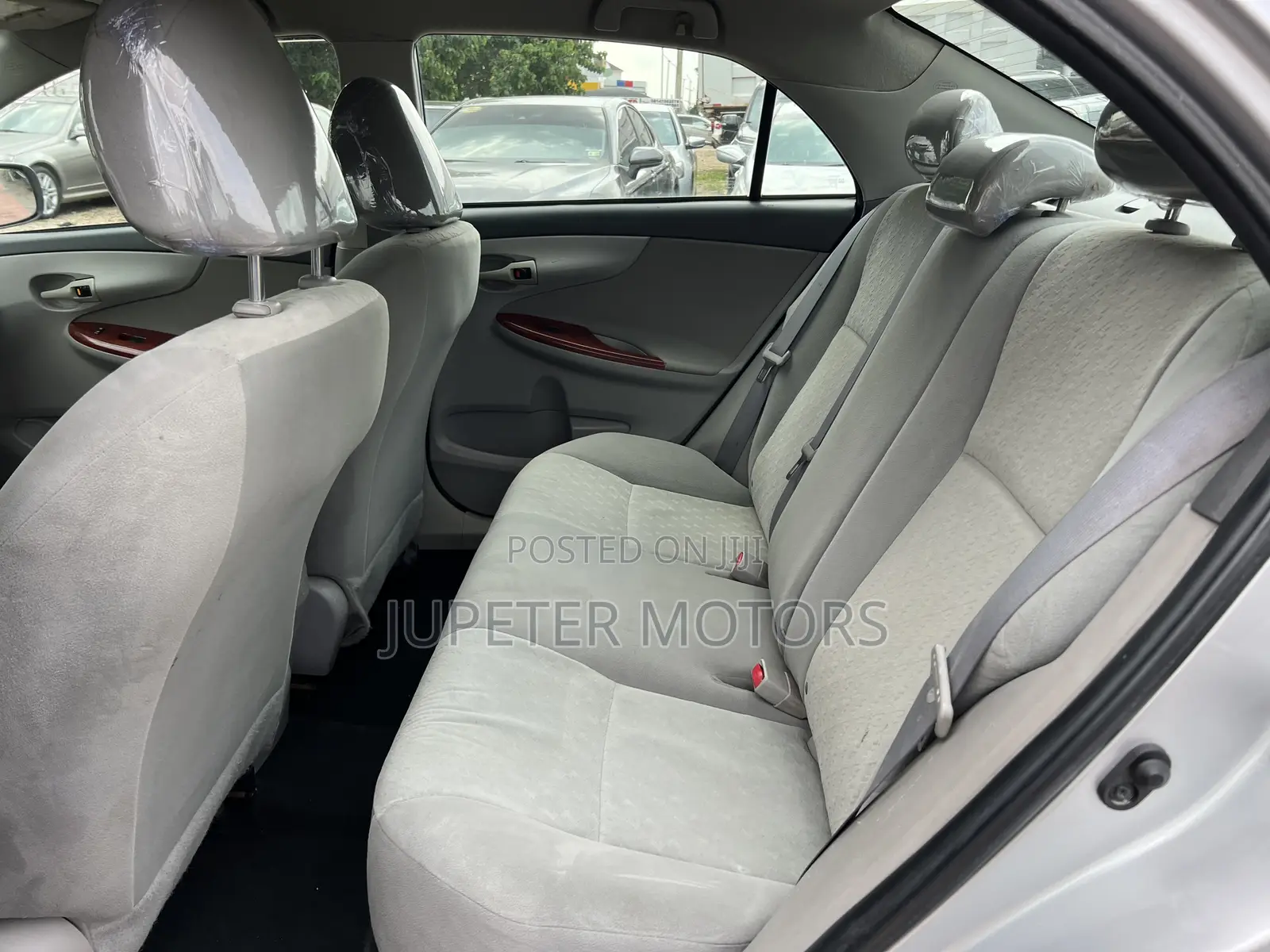 Toyota Corolla LE 4dr Sedan (1.8L 4cyl 4A) 2010 Silver
