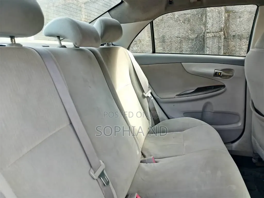 Toyota Corolla 2011 Gray