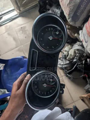Mercedes-Benz Speed Clock Model