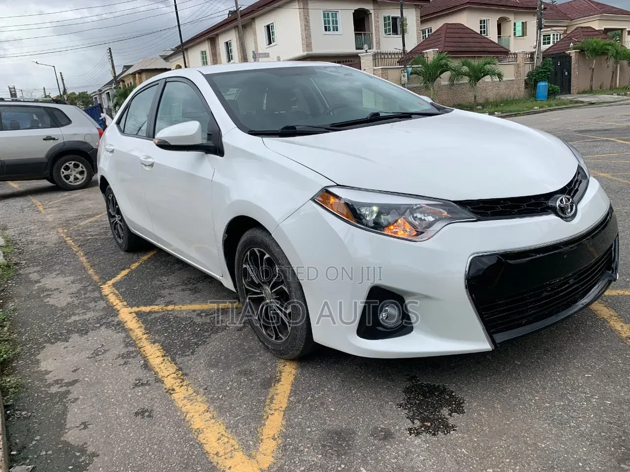 Toyota Corolla S 4dr Sedan (1.8L 4cyl CVT) 2014 White