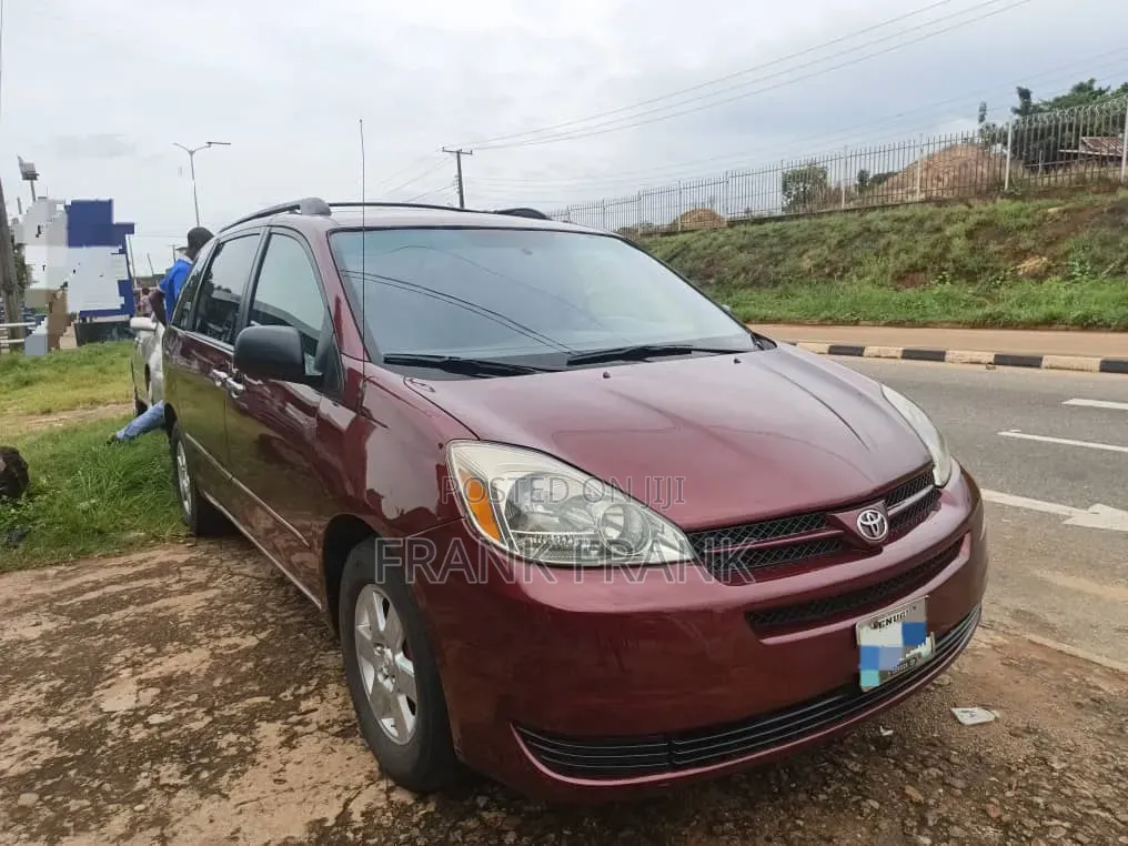 Toyota Sienna 2006 Red