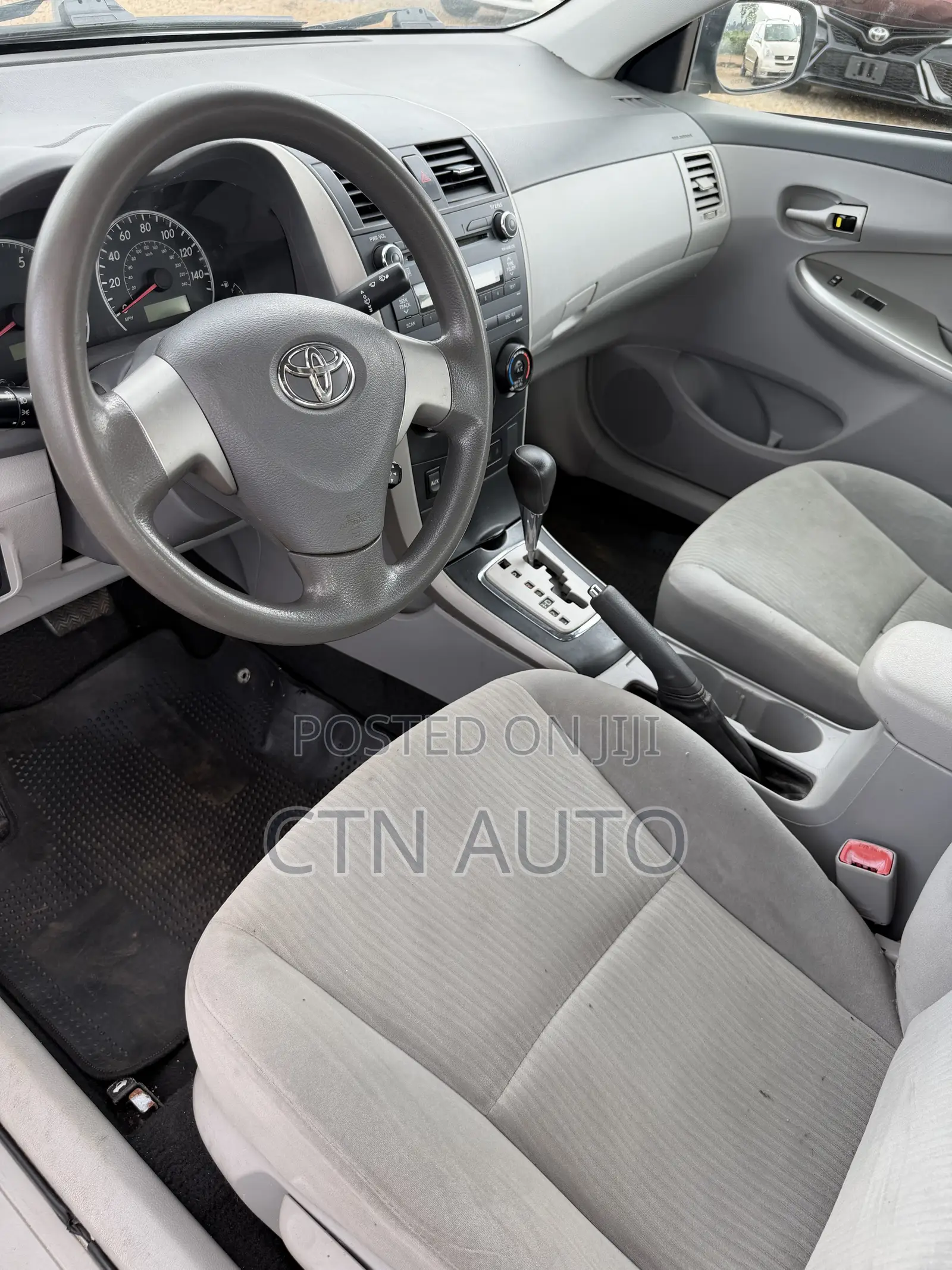 Toyota Corolla LE 4dr Sedan (1.8L 4cyl 4A) 2010 Silver