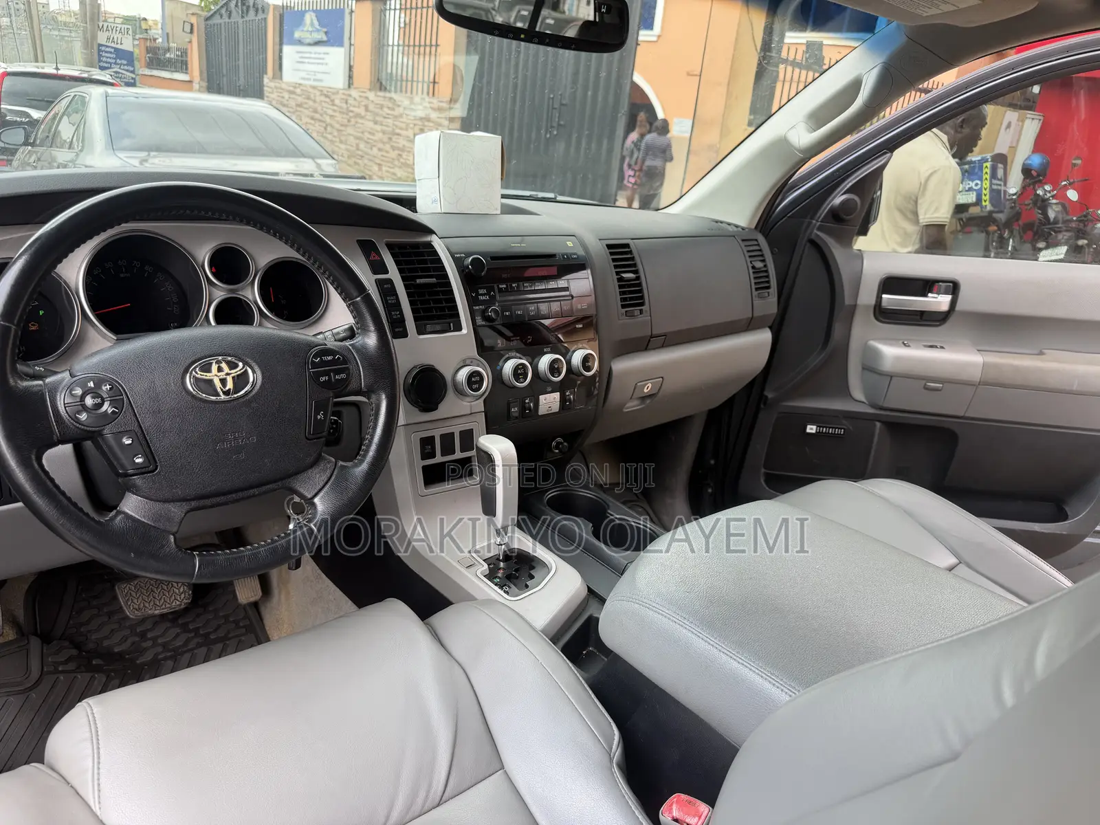 Toyota Sequoia Limited FFV 4dr SUV 4WD (5.7L 8cyl 6A) 2009 Gray
