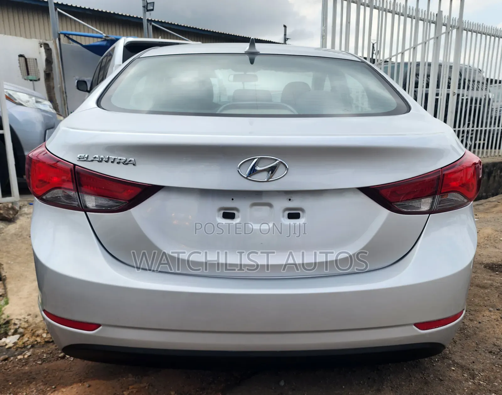 Hyundai Elantra SE 4dr Sedan (1.8L 4cyl 6A) 2015 Silver