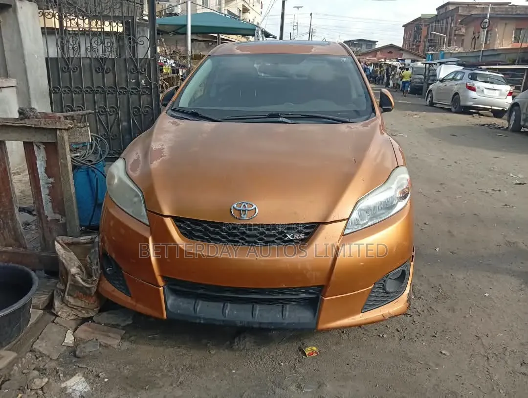 Toyota Matrix 2010 Orange