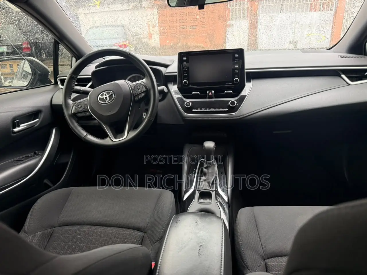 Toyota Corolla SE 2021 Silver