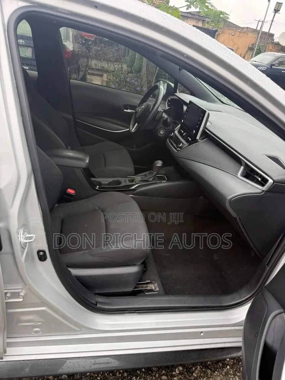 Toyota Corolla SE 2021 Silver