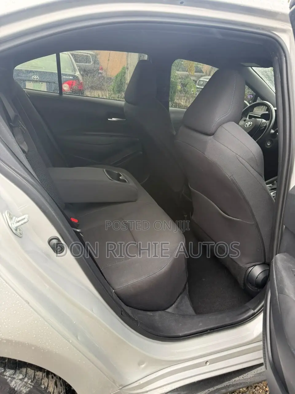 Toyota Corolla SE 2021 Silver