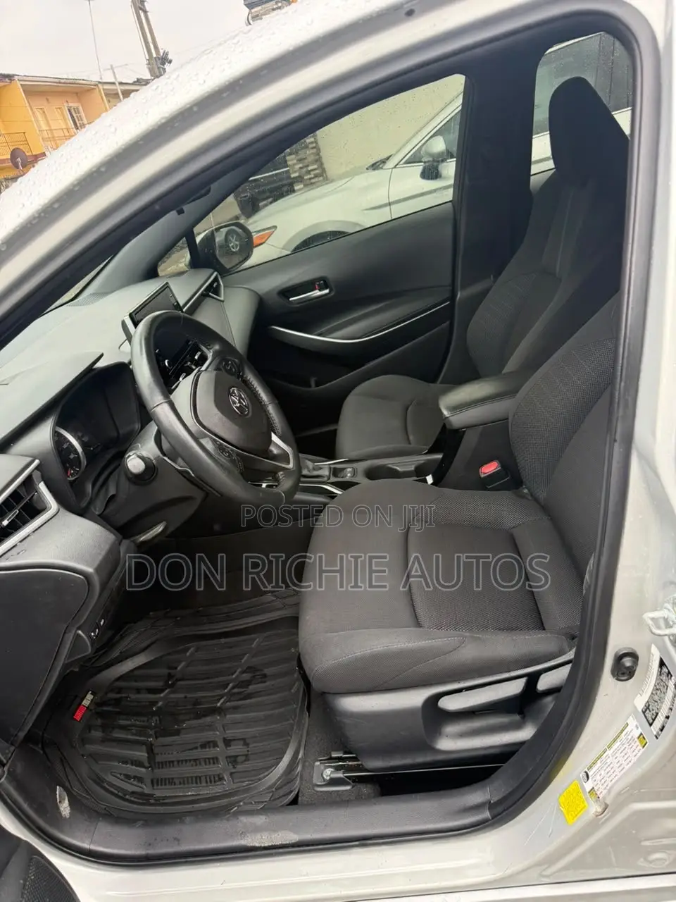 Toyota Corolla SE 2021 Silver