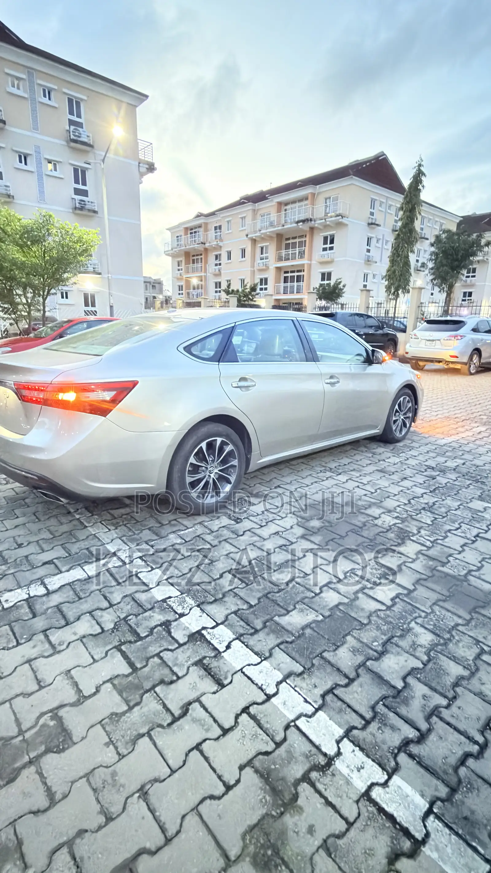 Toyota Avalon 2016 Silver