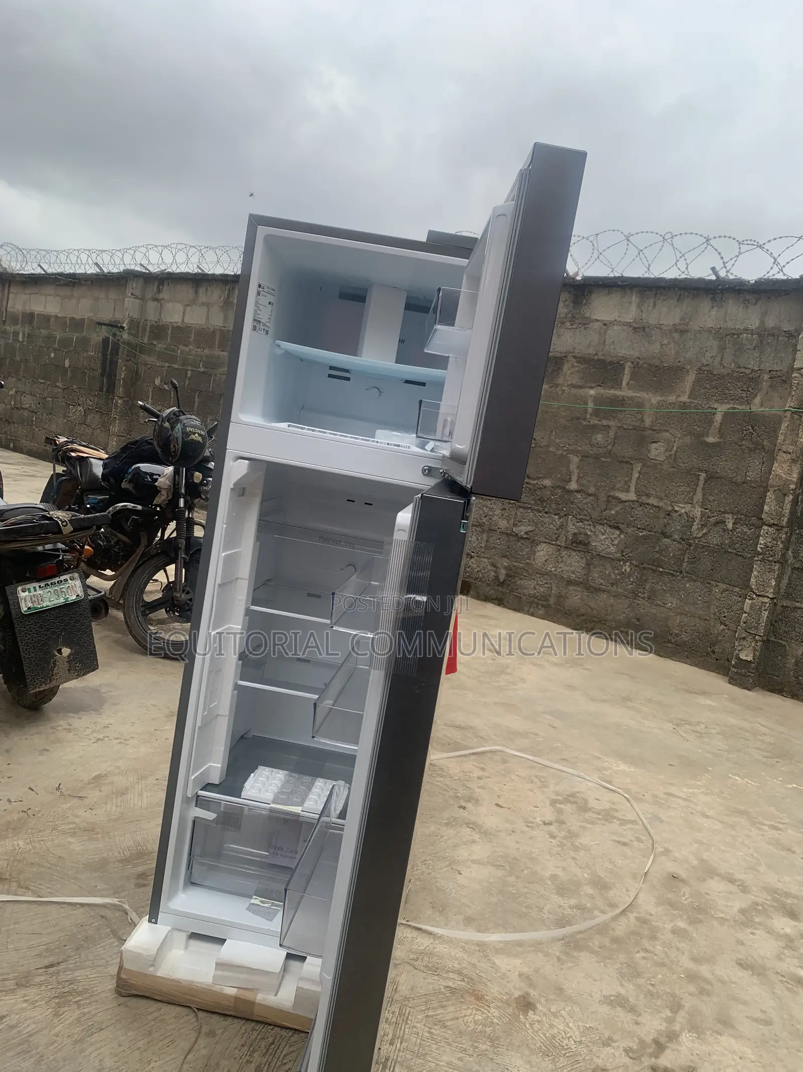 LG 287L Refrigerator With Ample Storage for Groceries