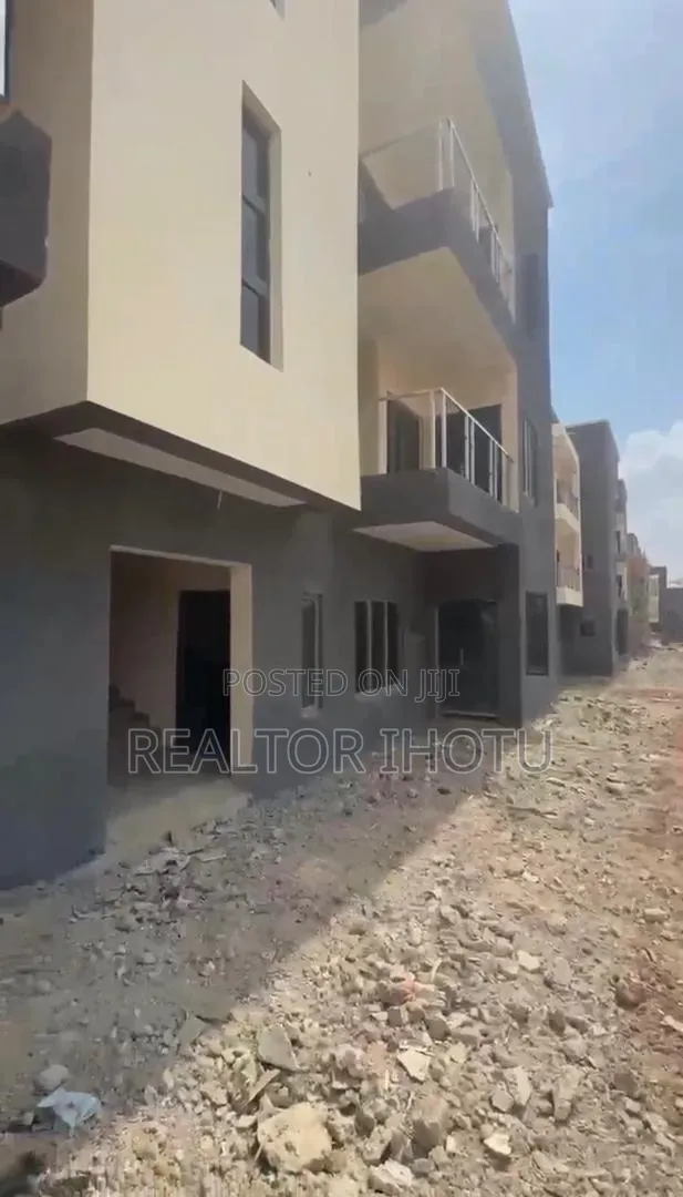 2bdrm House in FHA for sale