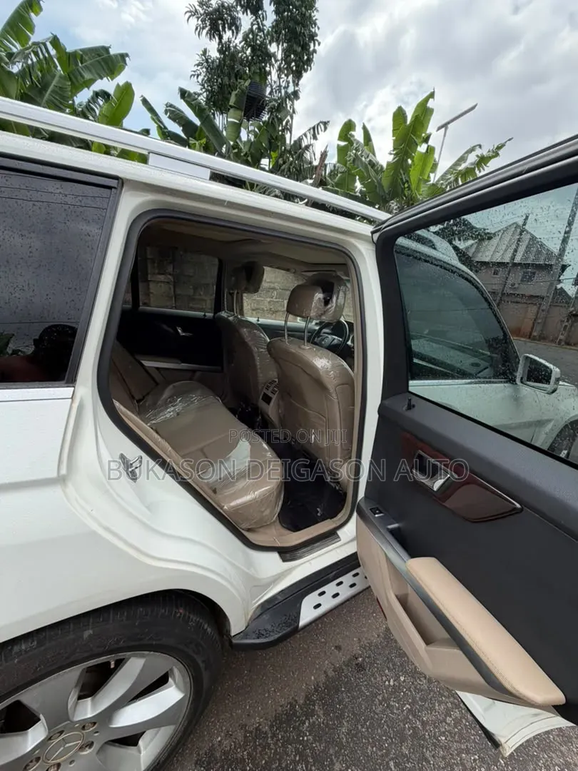 Mercedes-Benz GLK-Class 350 4MATIC 2011 White
