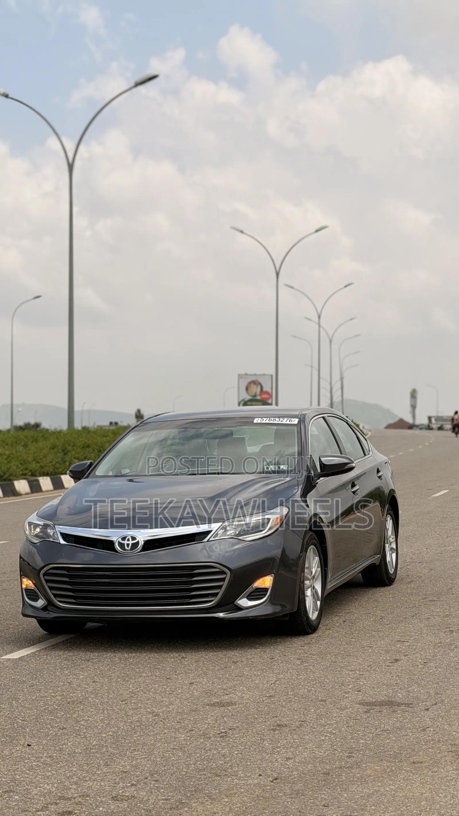 Toyota Avalon XLE 4dr Sedan (3.5L 6cyl 6A) 2014 Gray