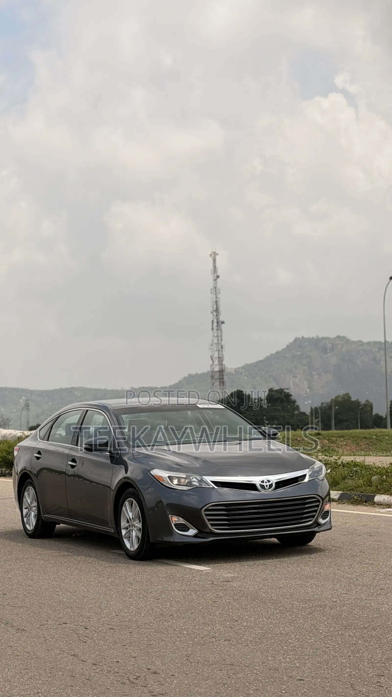 Toyota Avalon XLE 4dr Sedan (3.5L 6cyl 6A) 2014 Gray