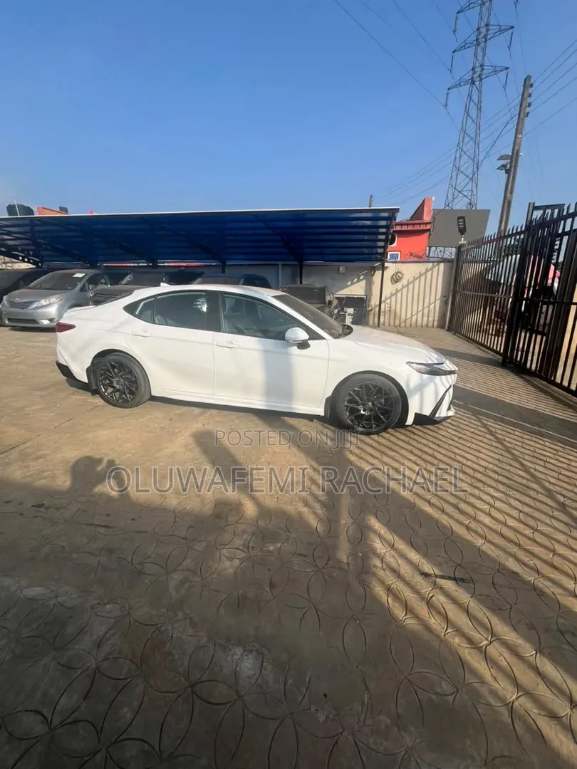 Toyota Camry 2025 White
