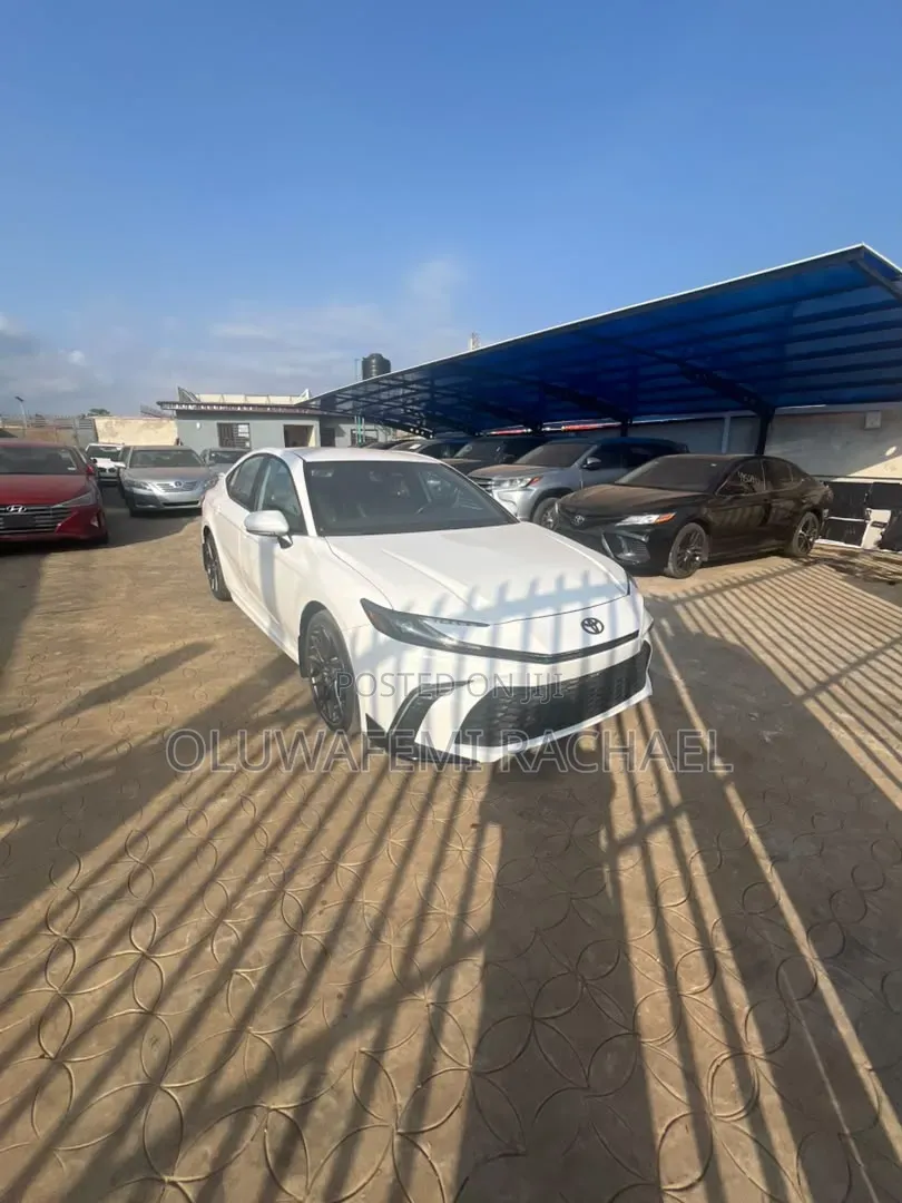 Toyota Camry 2025 White