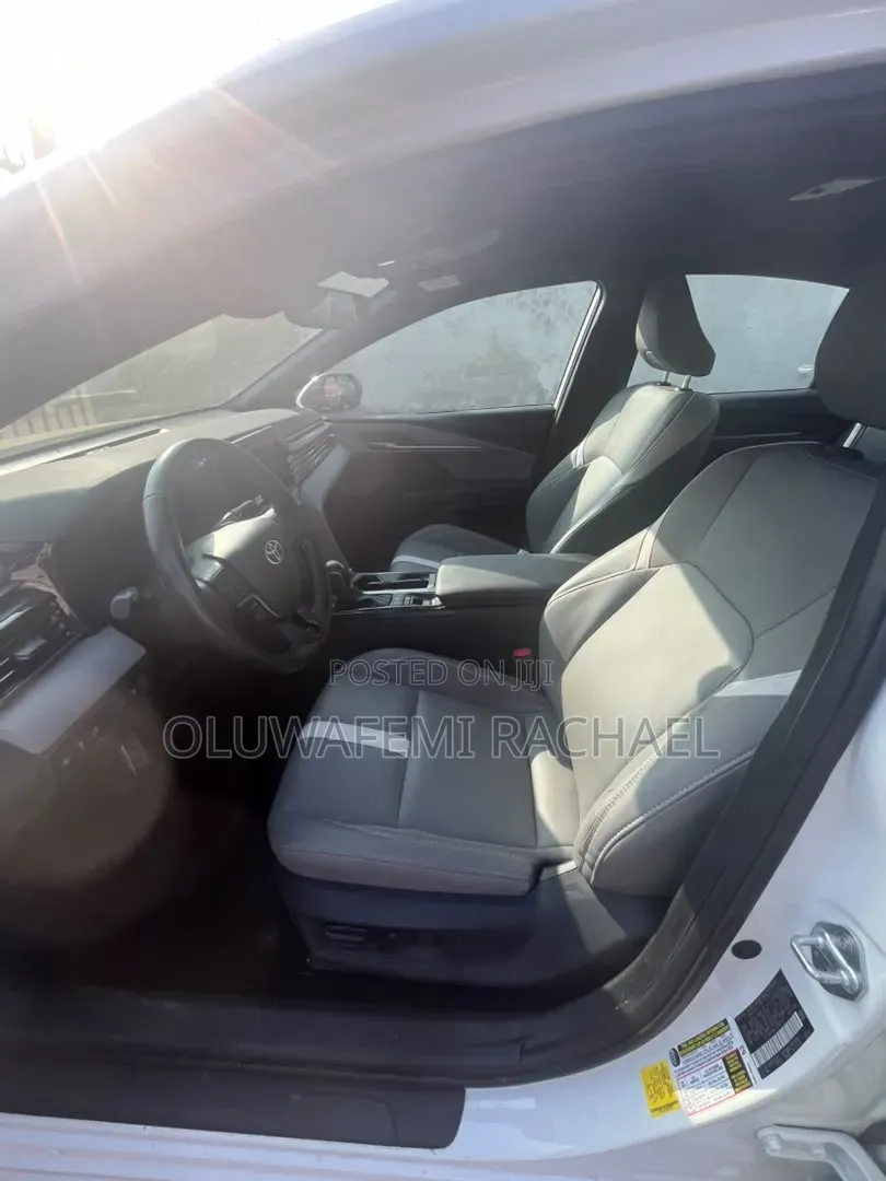 Toyota Camry 2025 White