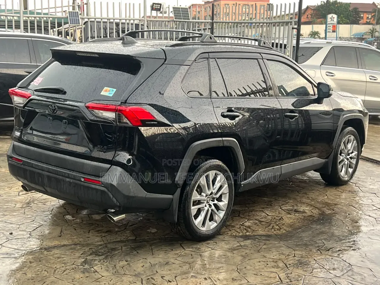 Toyota RAV4 XLE Premium AWD 2020 Black