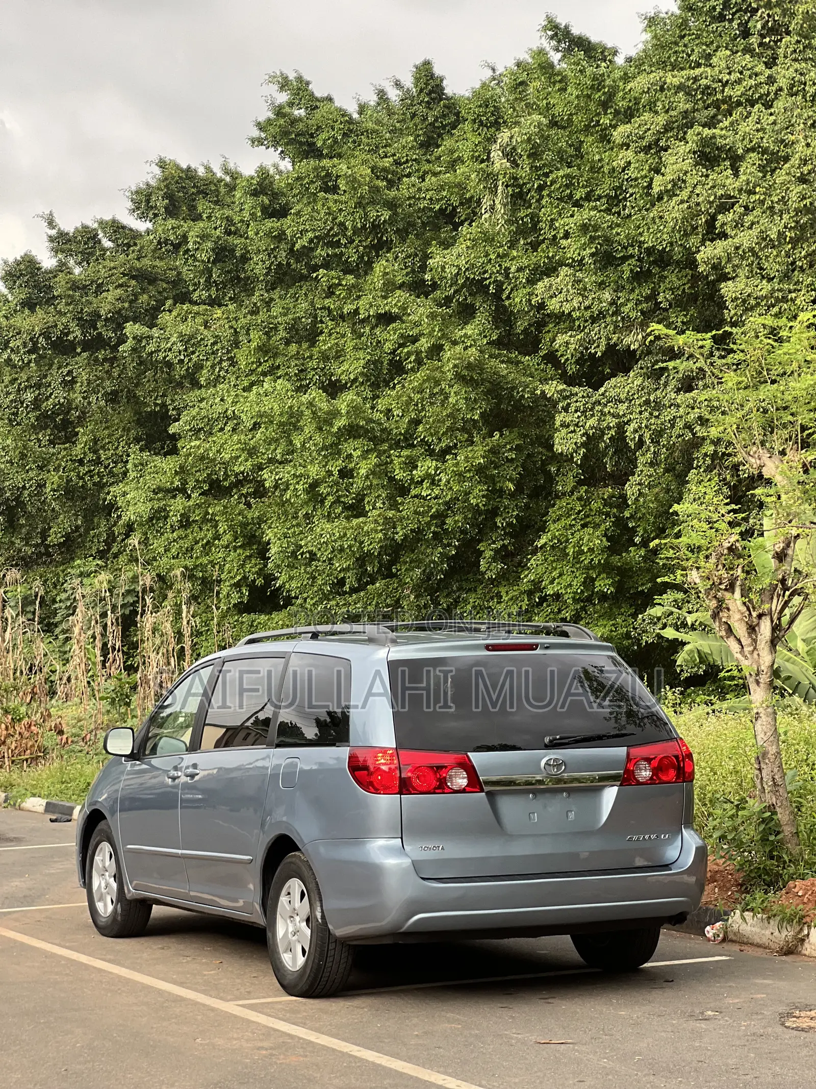 Toyota Sienna 2005 Blue