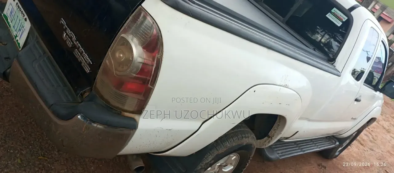 Toyota Tacoma PreRunner Regular Cab 2012 White