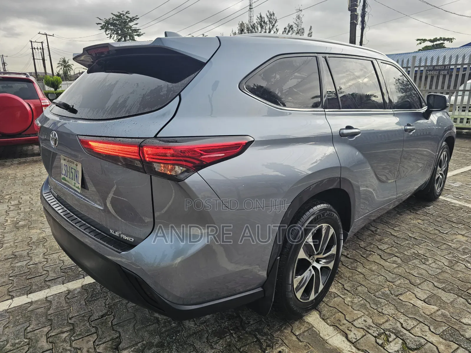 Toyota Highlander XLE 2022 Blue