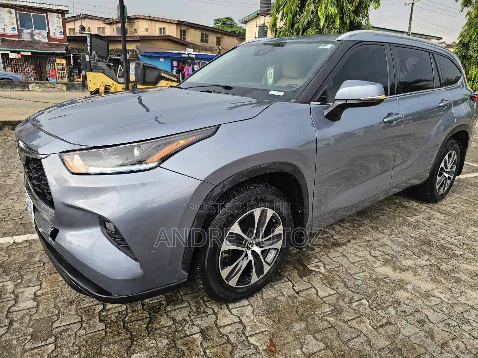 Toyota Highlander XLE 2022 Blue