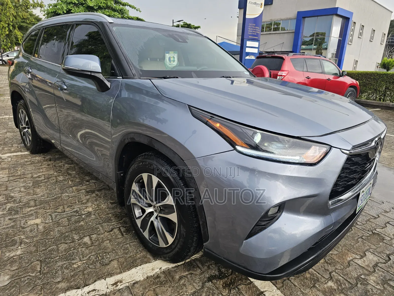 Toyota Highlander XLE 2022 Blue