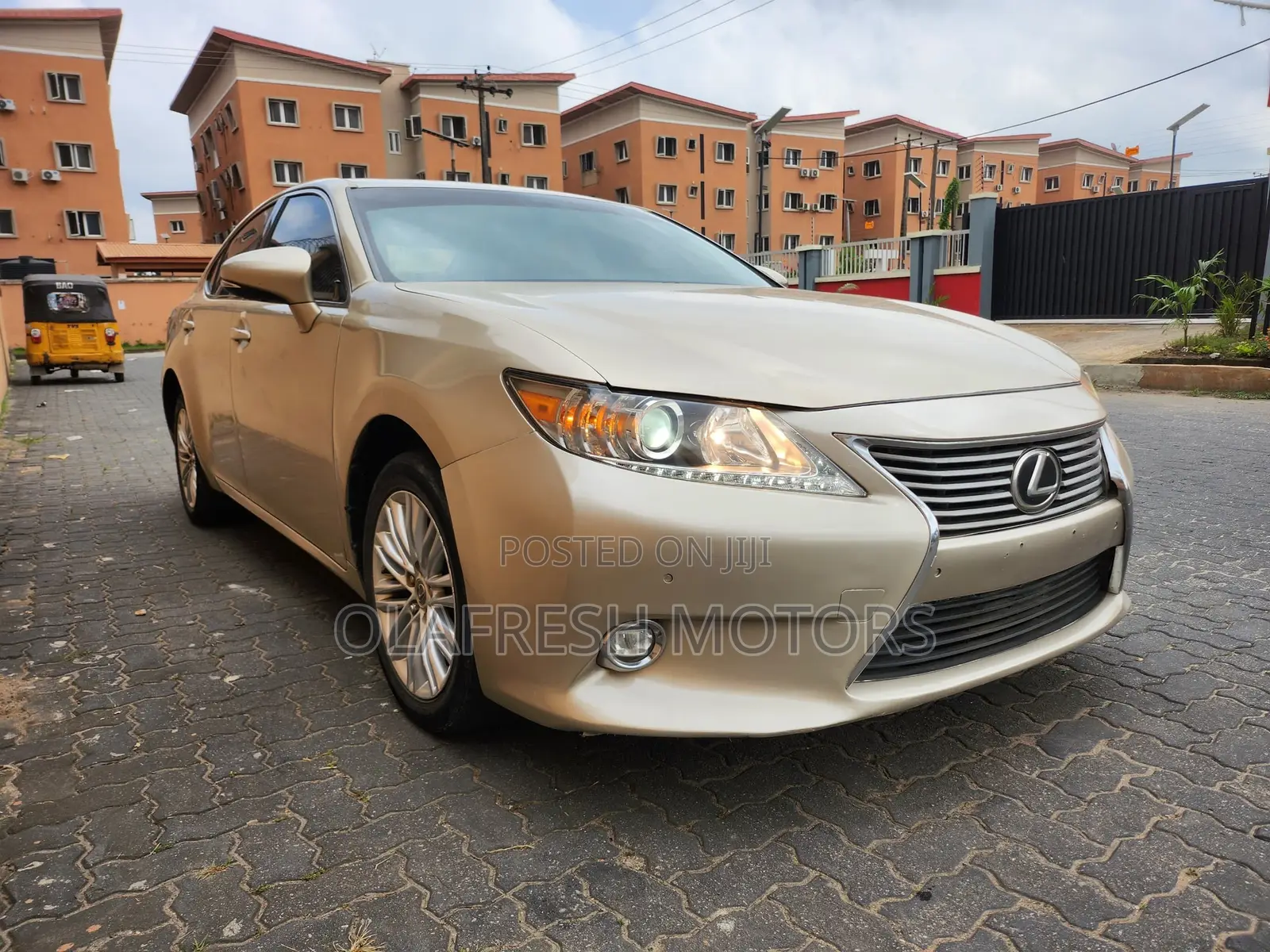 Lexus ES 350 FWD 2015 Gold
