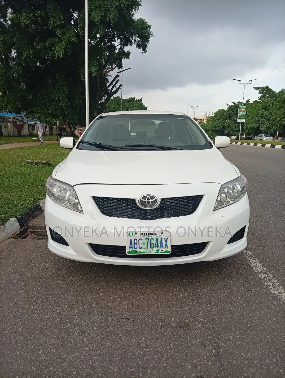 Toyota Corolla LE 4dr Sedan (1.8L 4cyl 4A) 2010 White