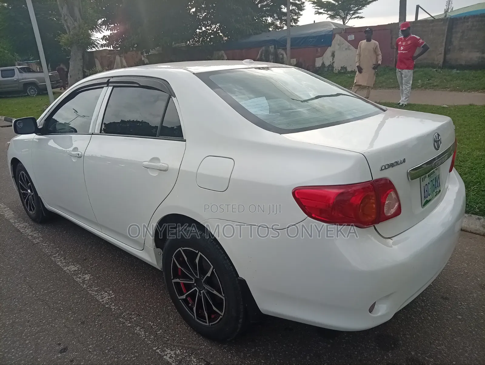 Toyota Corolla LE 4dr Sedan (1.8L 4cyl 4A) 2010 White